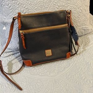 Dooney and Bourke Womens shoulder bag